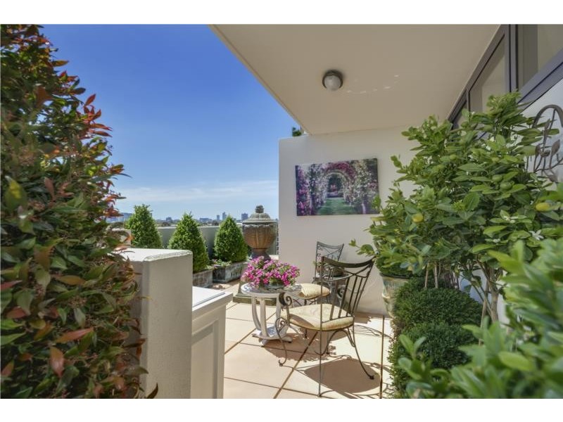 306/2 Pier Street, Port Melbourne VIC 3207