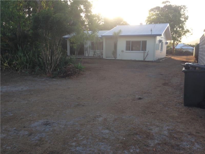 33 Buccaneer Street, South Mission Beach QLD 4852