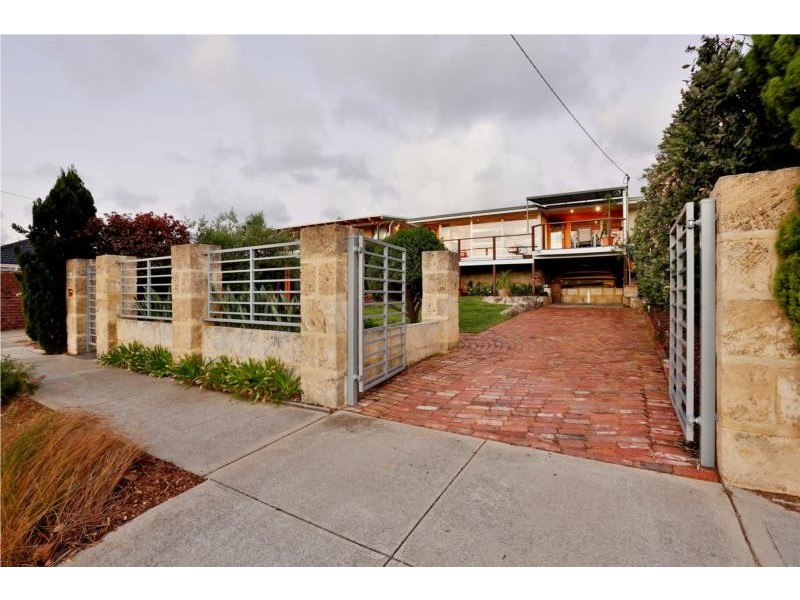 4 Ethelwyn street, Hilton WA 6163