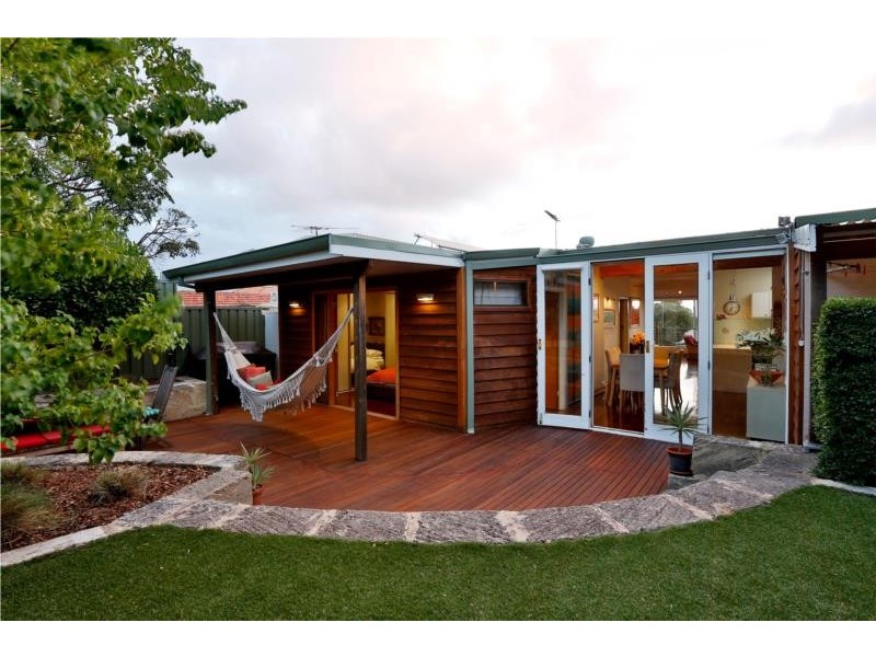 4 Ethelwyn street, Hilton WA 6163