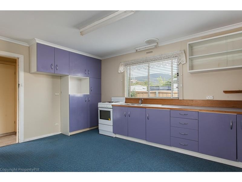 9 Curlew Parade, Claremont TAS 7011