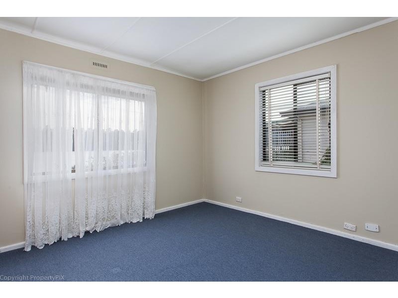 9 Curlew Parade, Claremont TAS 7011