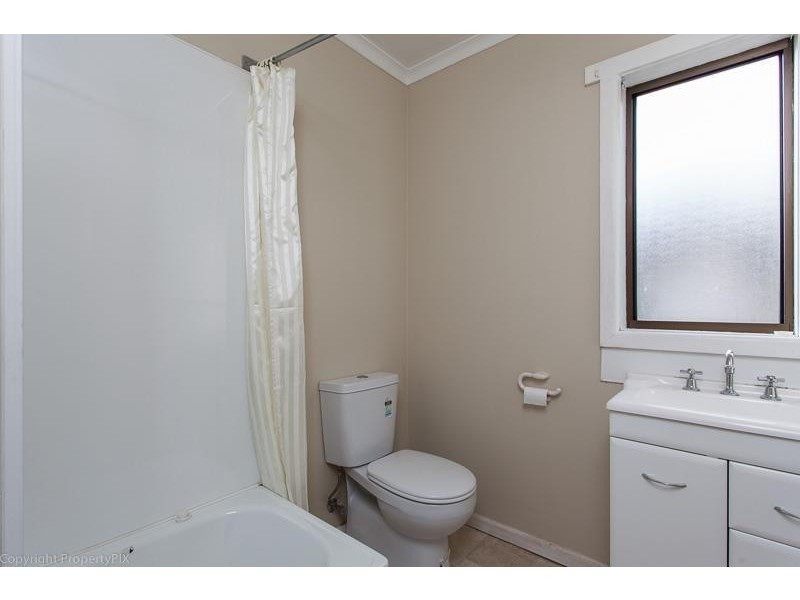 9 Curlew Parade, Claremont TAS 7011