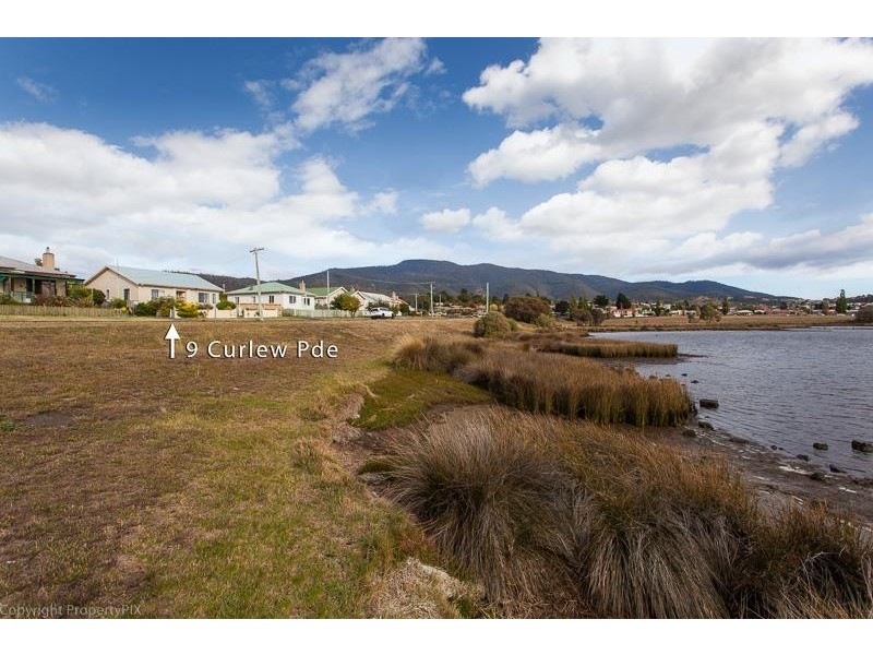 9 Curlew Parade, Claremont TAS 7011