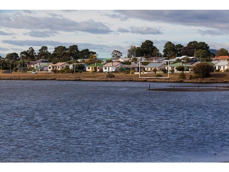 9 Curlew Parade, Claremont TAS 7011