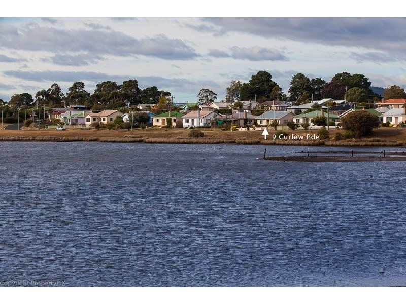 9 Curlew Parade, Claremont TAS 7011