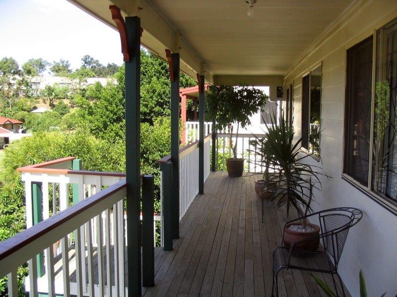 4 Glenvale Court, Everton Hills QLD 4053