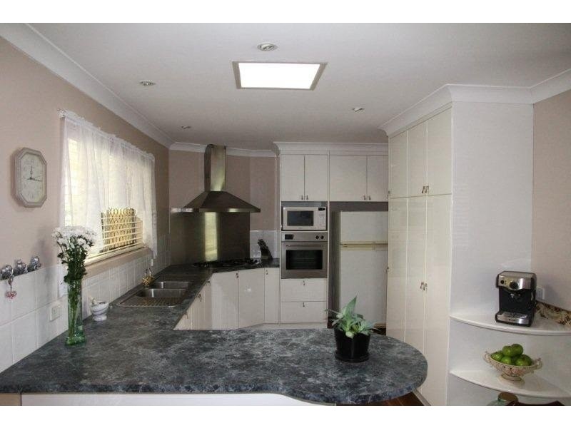 10 Lorrimore Street, Macgregor QLD 4109