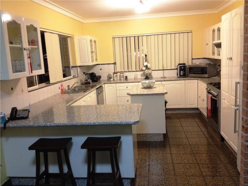 18 Judd Street, Mount Hutton NSW 2290