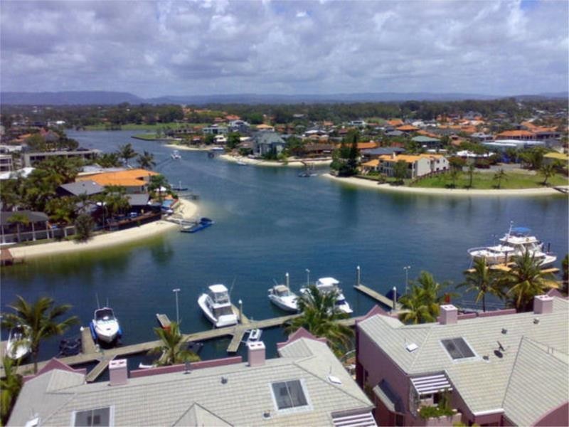 12 Commodore Drive, Main Beach QLD 4217
