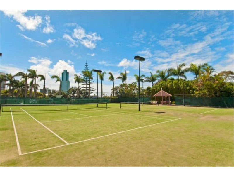 12 Commodore Drive, Main Beach QLD 4217