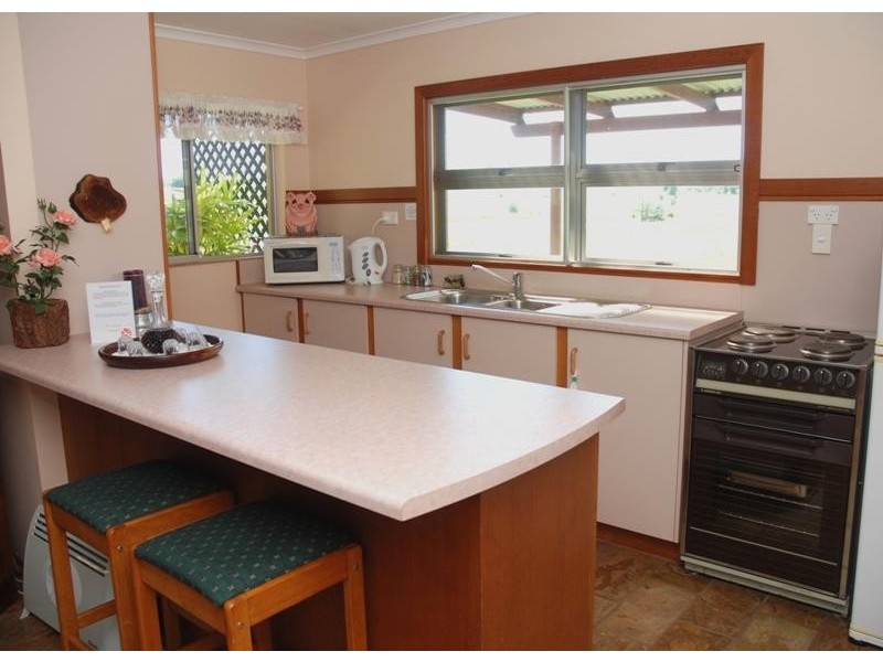 12 Wattle Close, Yungaburra QLD 4884