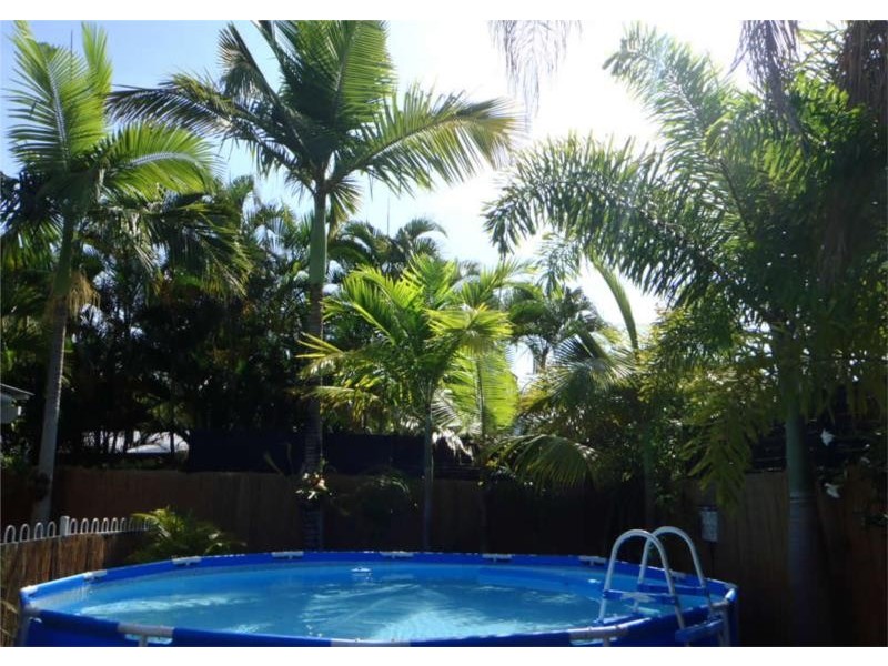 1/7 Corinda Close, Trinity Beach QLD 4879