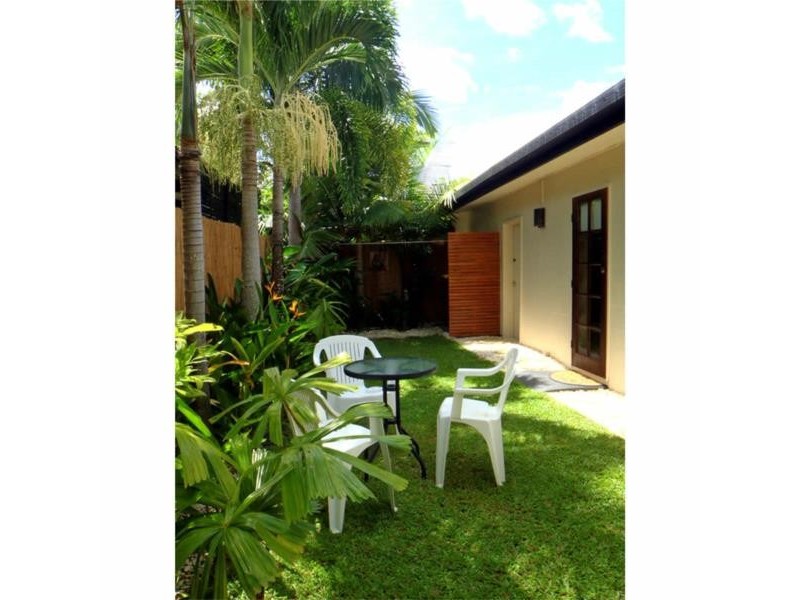 1/7 Corinda Close, Trinity Beach QLD 4879