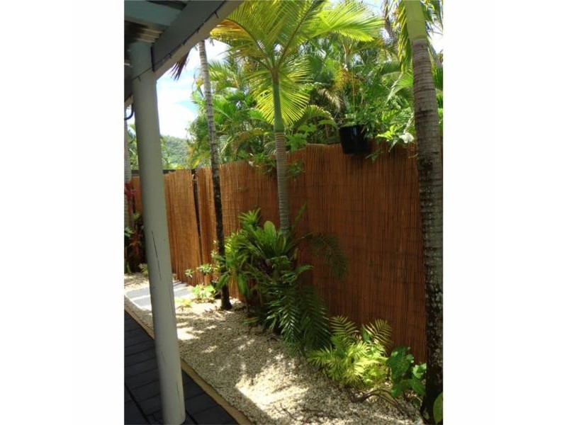 1/7 Corinda Close, Trinity Beach QLD 4879