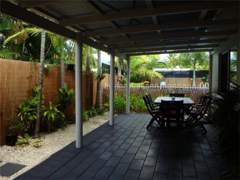 1/7 Corinda Close, Trinity Beach QLD 4879