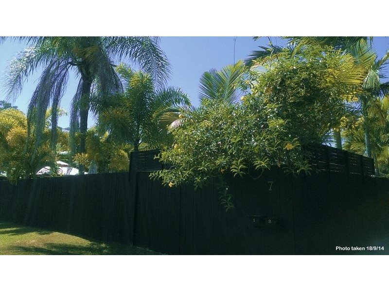 1/7 Corinda Close, Trinity Beach QLD 4879
