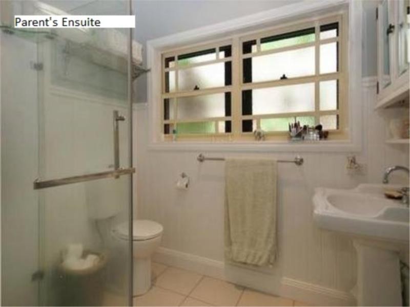 8 Canning Street, Forest Lake QLD 4078