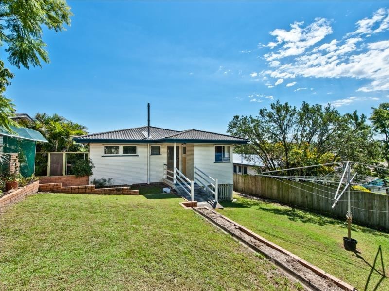 243 Appleby Road, Stafford Heights QLD 4053