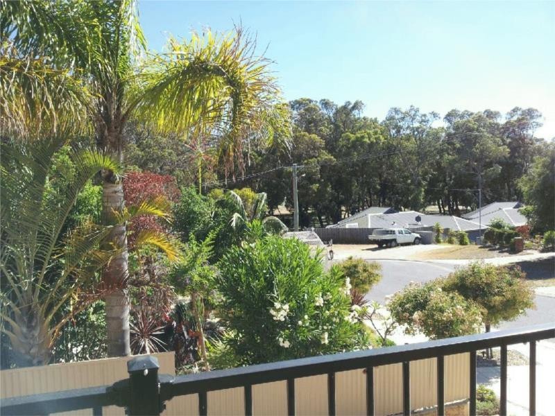 5 Augusta Grove, Yanchep WA 6035