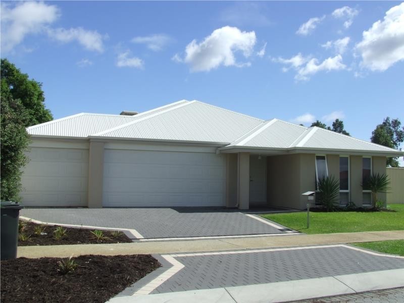 4 Ashendon Boulevard, Hammond Park WA 6164