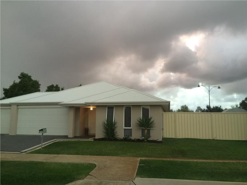 4 Ashendon Boulevard, Hammond Park WA 6164