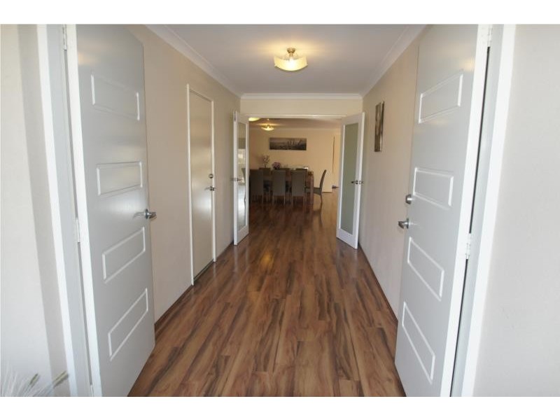 4 Ashendon Boulevard, Hammond Park WA 6164