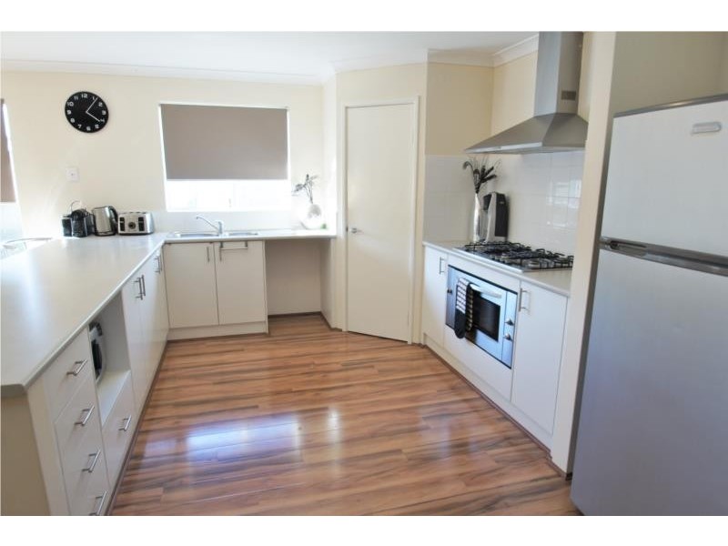 4 Ashendon Boulevard, Hammond Park WA 6164