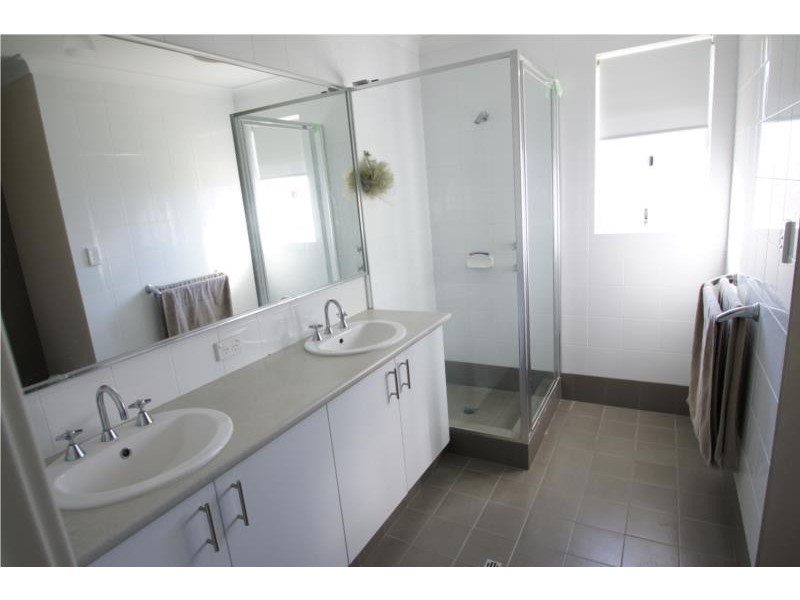 4 Ashendon Boulevard, Hammond Park WA 6164