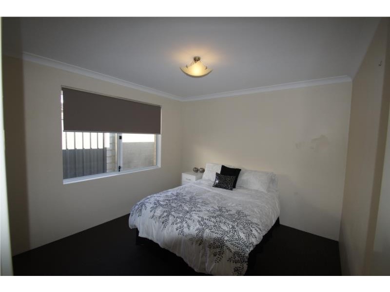 4 Ashendon Boulevard, Hammond Park WA 6164