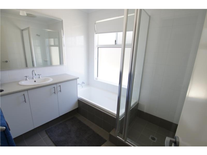 4 Ashendon Boulevard, Hammond Park WA 6164