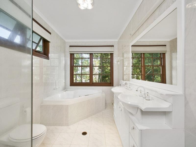 42 Reed Street, Ashmore QLD 4214