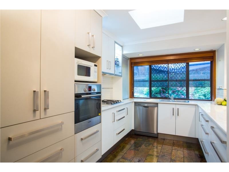 6 Carlile Place, Wynnum West QLD 4178