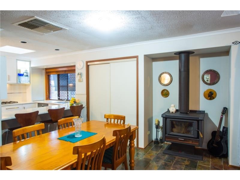 6 Carlile Place, Wynnum West QLD 4178