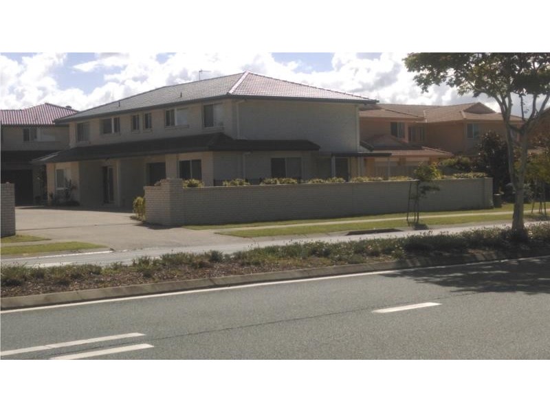 1/270 Christine Avenue, Varsity Lakes QLD 4227