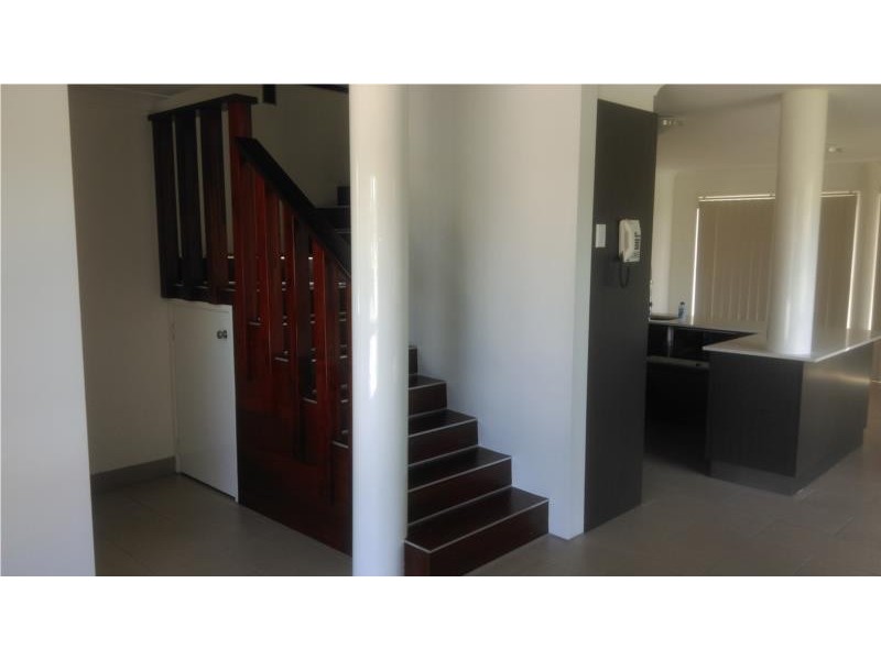 1/270 Christine Avenue, Varsity Lakes QLD 4227