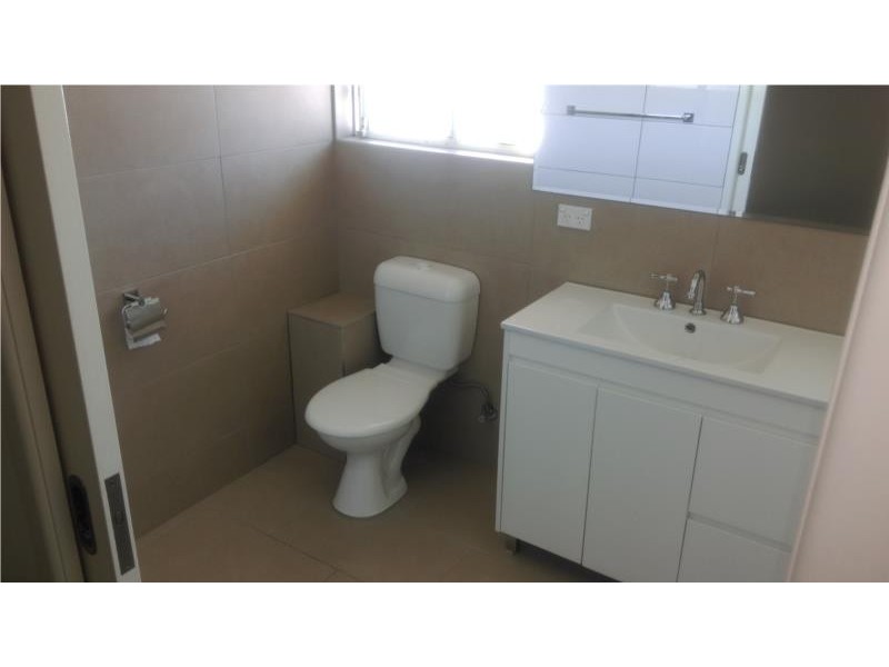 1/270 Christine Avenue, Varsity Lakes QLD 4227