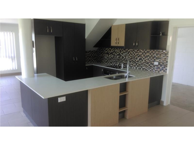 1/270 Christine Avenue, Varsity Lakes QLD 4227