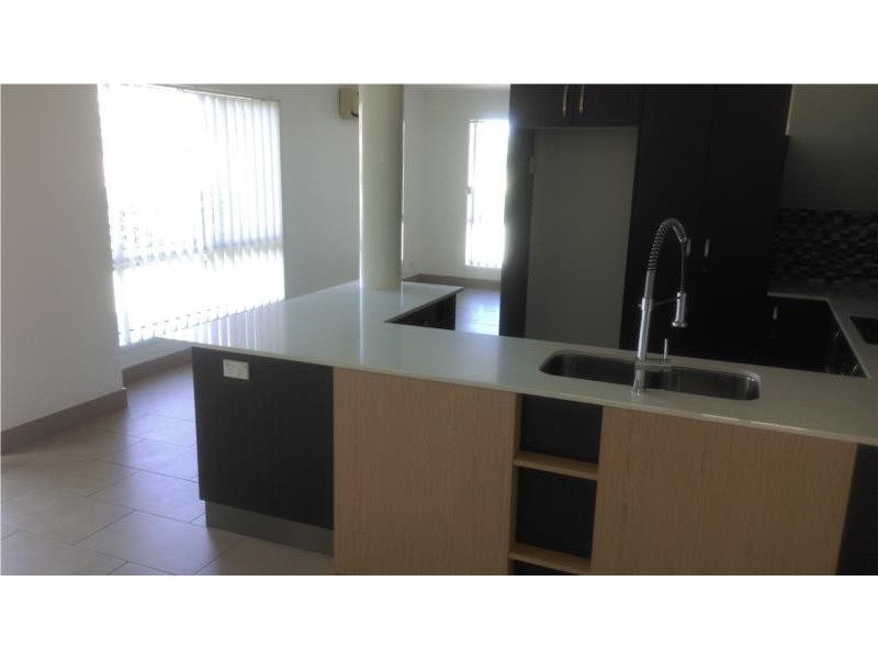 1/270 Christine Avenue, Varsity Lakes QLD 4227