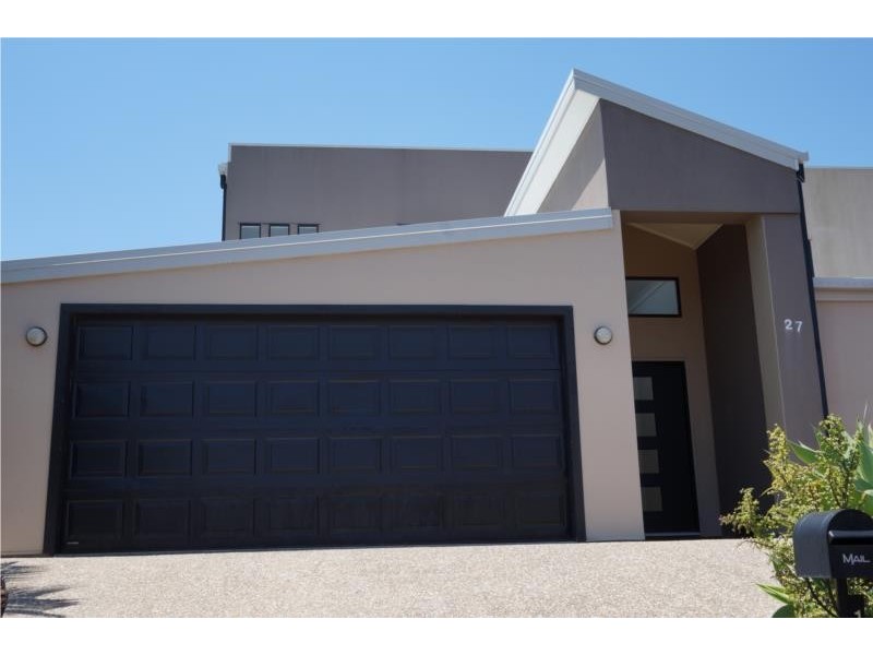 1/27 McRae Circuit, Pacific Pines QLD 4211