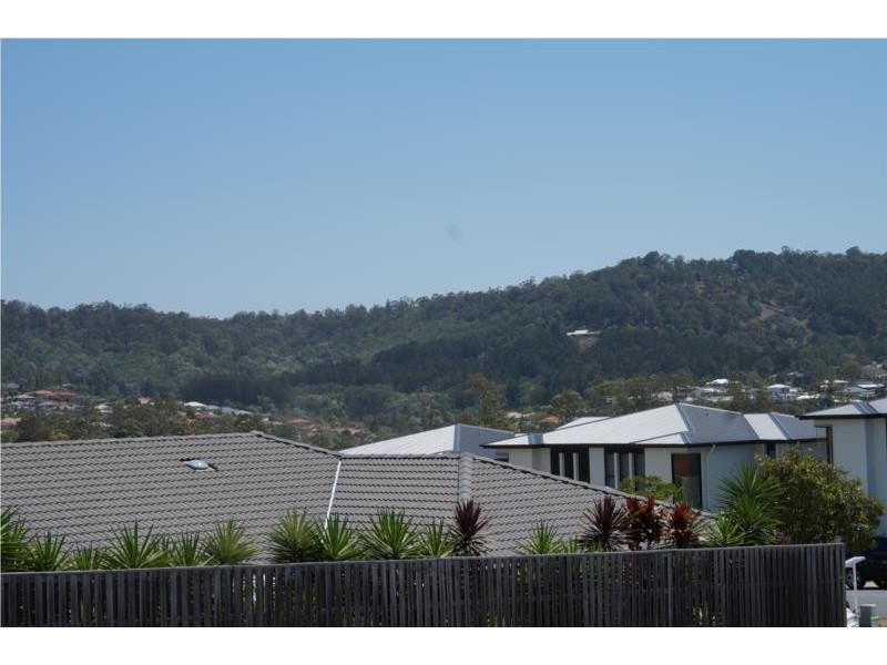1/27 McRae Circuit, Pacific Pines QLD 4211
