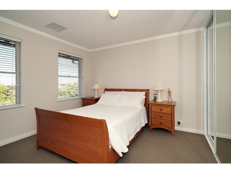 2/40 Alexandra Road, East Fremantle WA 6158