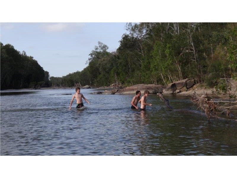 172 Watts Road, Benholme QLD 4754