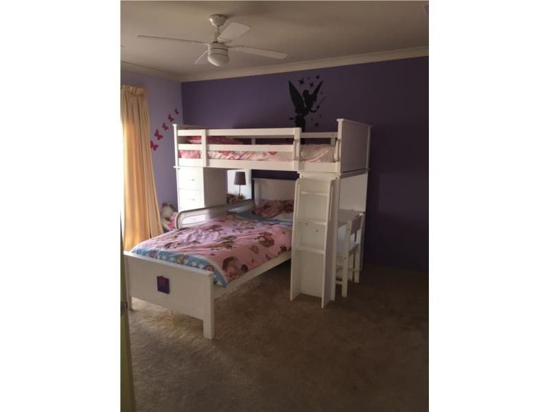 24 Indigo Square, Brookfield VIC 3338