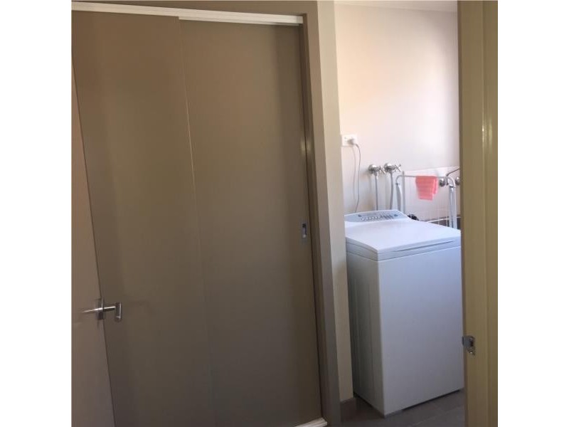 24 Indigo Square, Brookfield VIC 3338