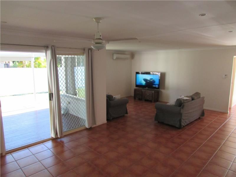 74 Cambridge Crescent, Fitzgibbon QLD 4018