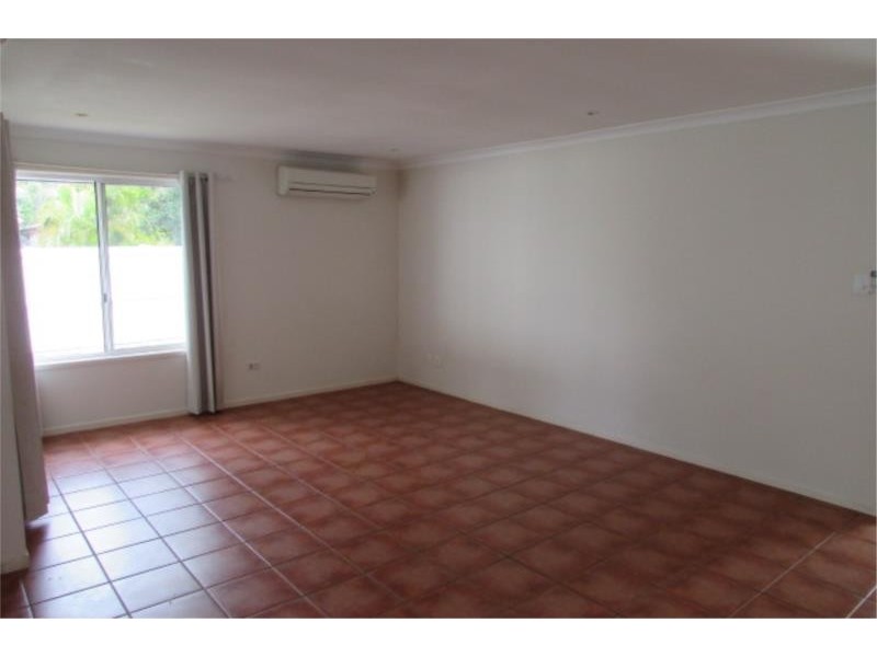 74 Cambridge Crescent, Fitzgibbon QLD 4018