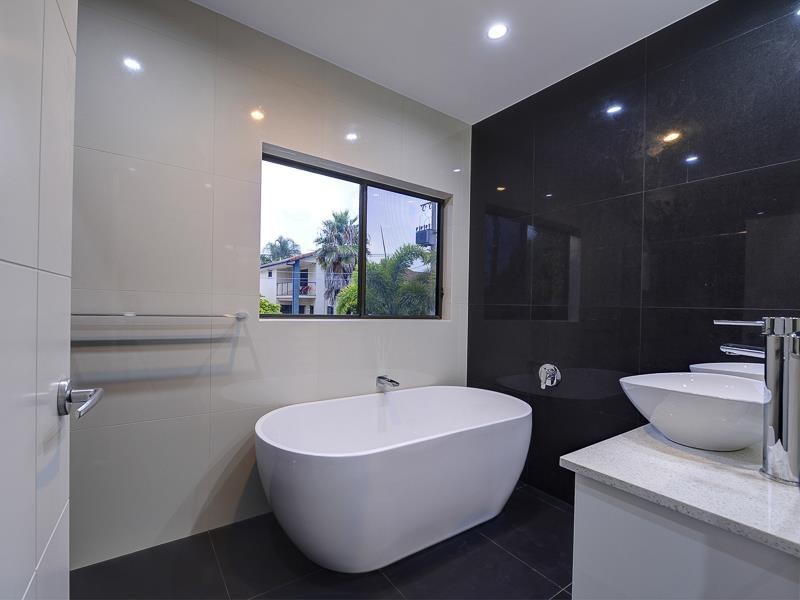 1/32 Edmond Street, Carina QLD 4152