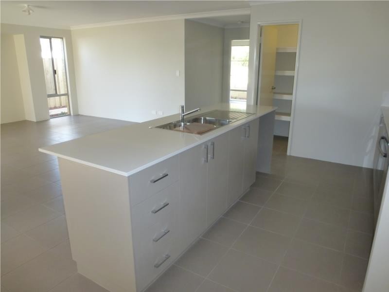 2 Lily Court, Dawesville WA 6211