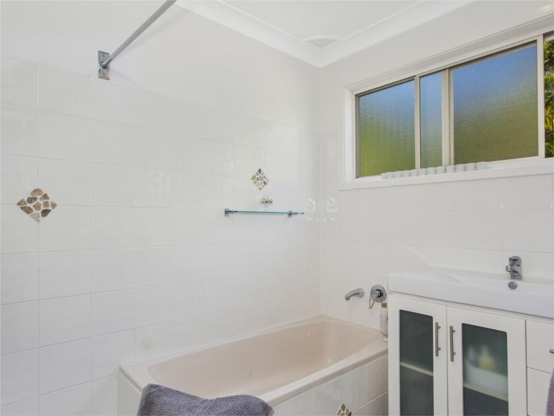 152 Copacabana Drive, Copacabana NSW 2251